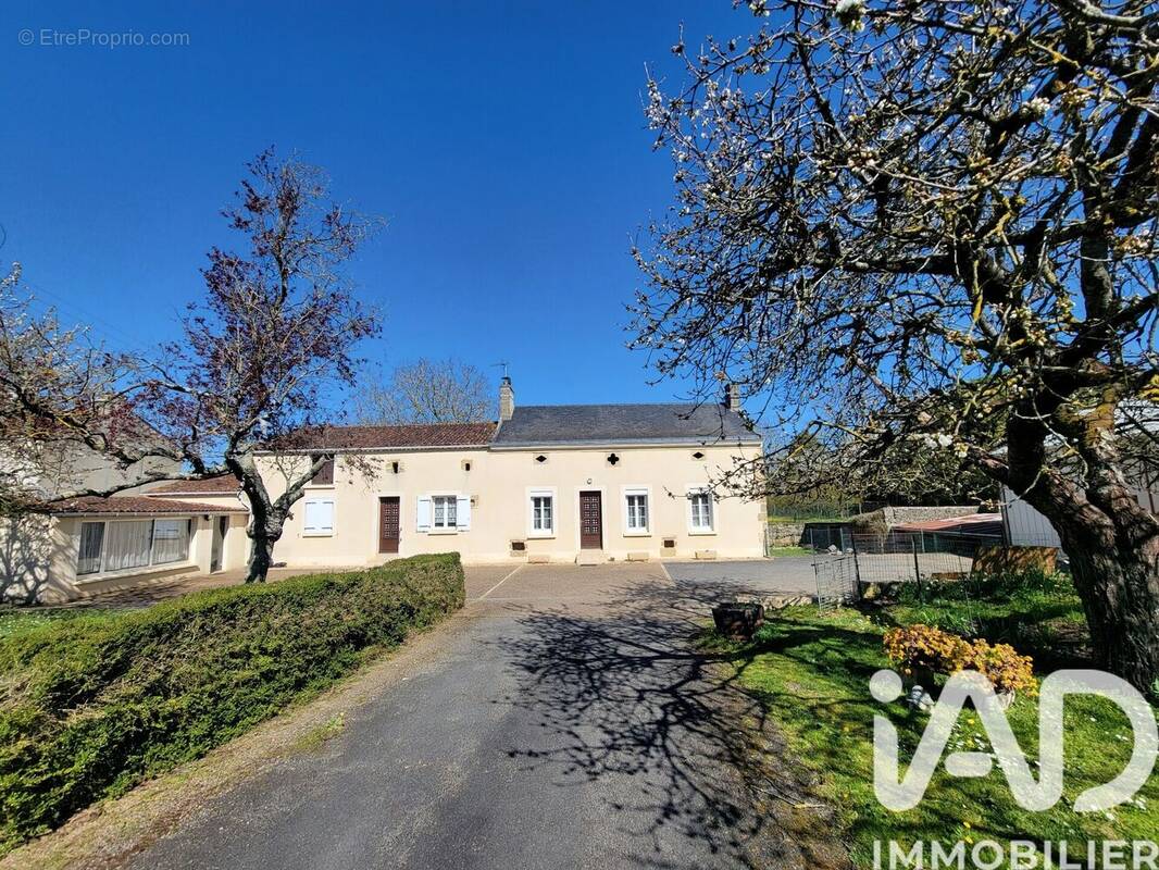 Photo 1 - Maison à CERNUSSON
