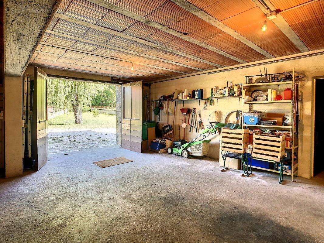 Maison à SAINT-MARTIN-LABOUVAL