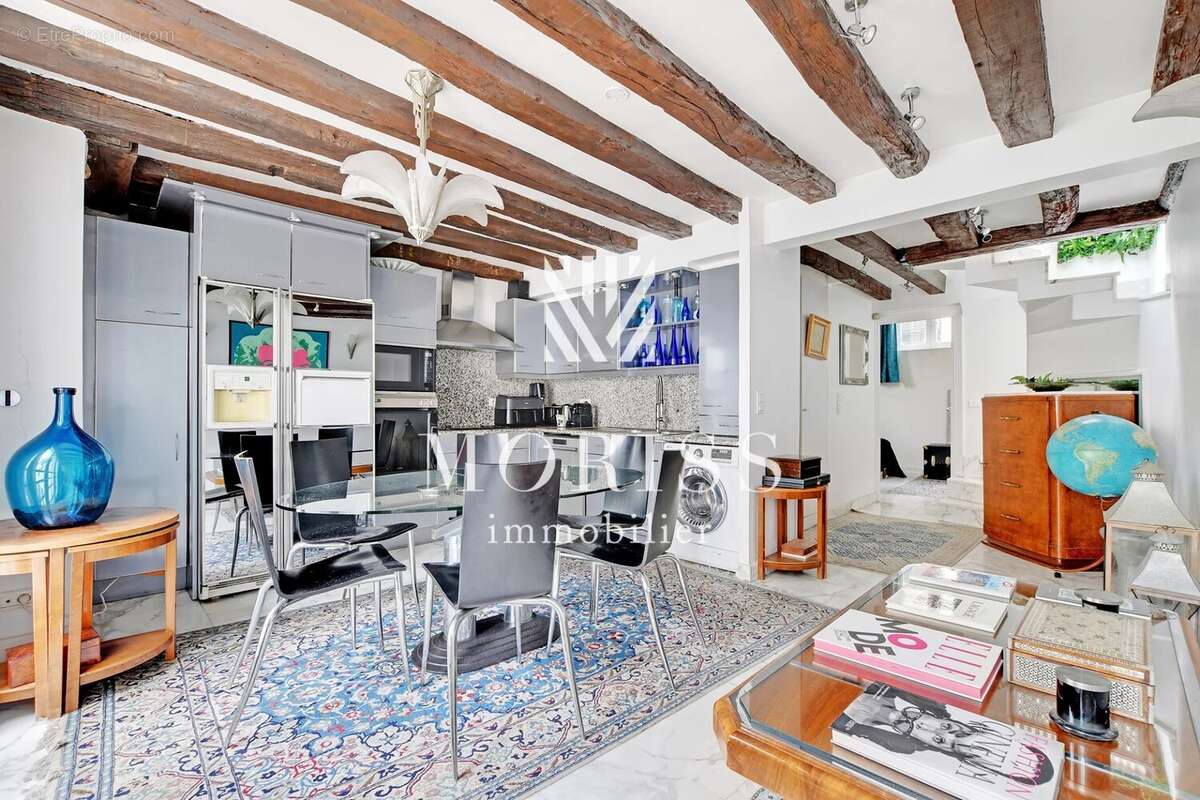 Appartement à PARIS-1E