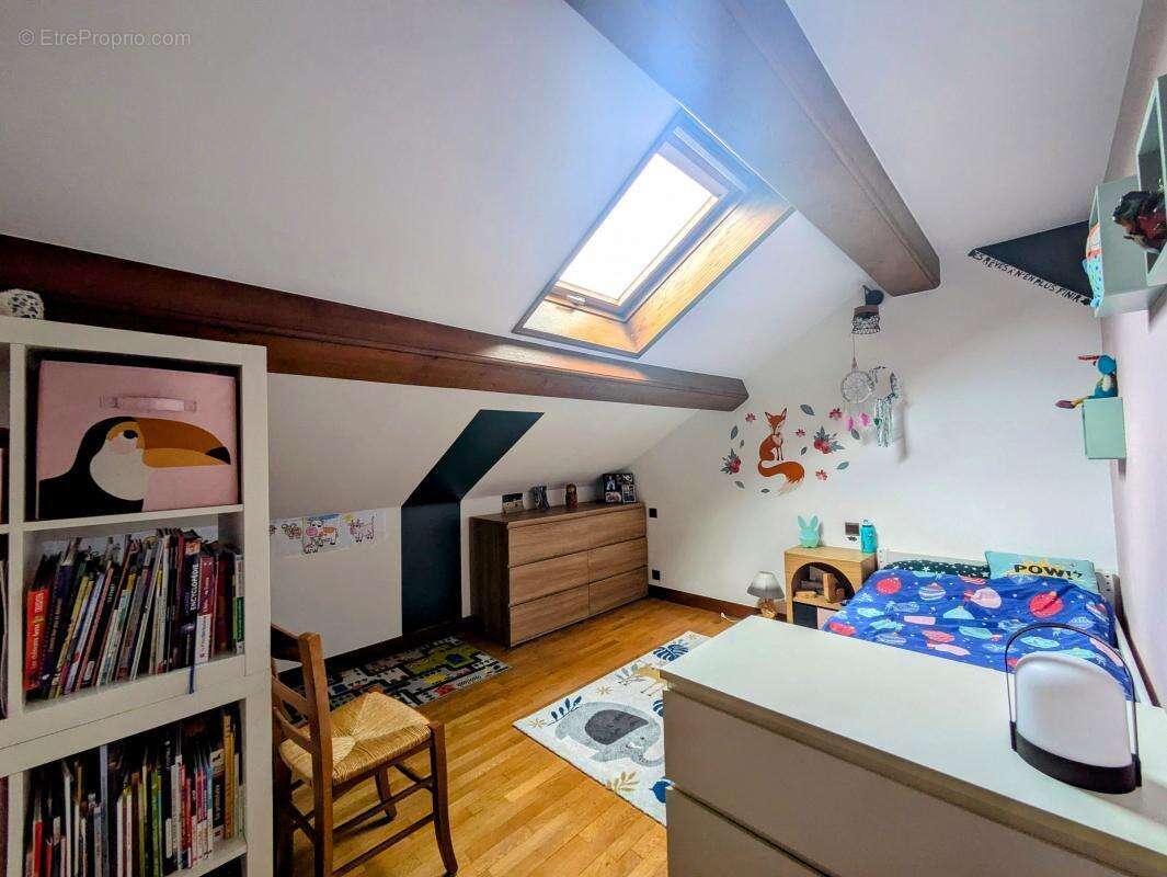 À vendre – Maison individuelle 2 chambres + bureau au centre de Charnay Les Mâcon - photo 8