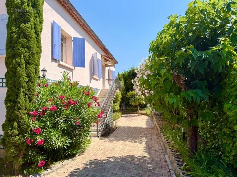 Maison à vendre 7 pièces MARTIGNARGUES (30) - photo 3