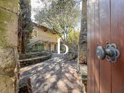 Maison à LA ROQUE-SUR-CEZE