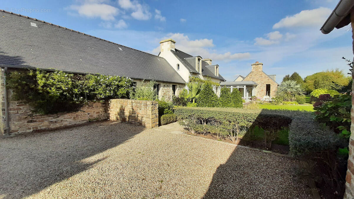 Maison à PLONEOUR-LANVERN