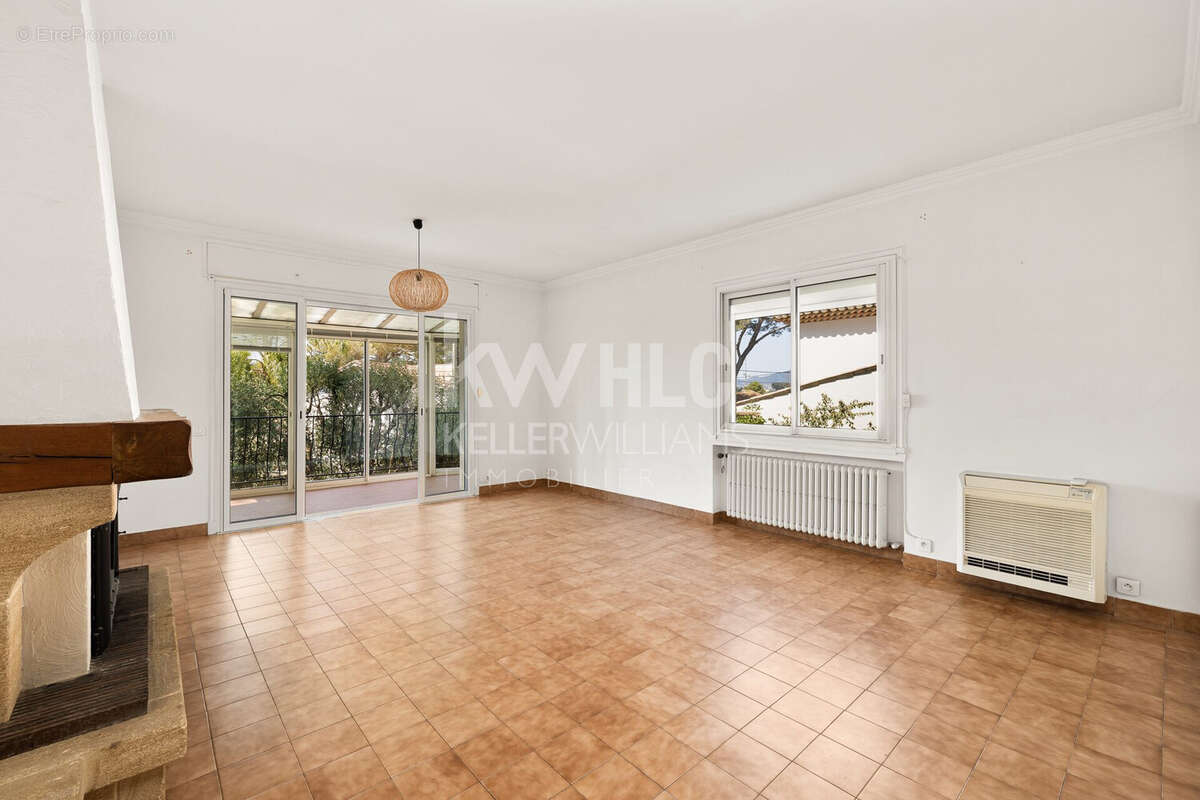 Maison 170 m² à Le Cannet  - photo 2