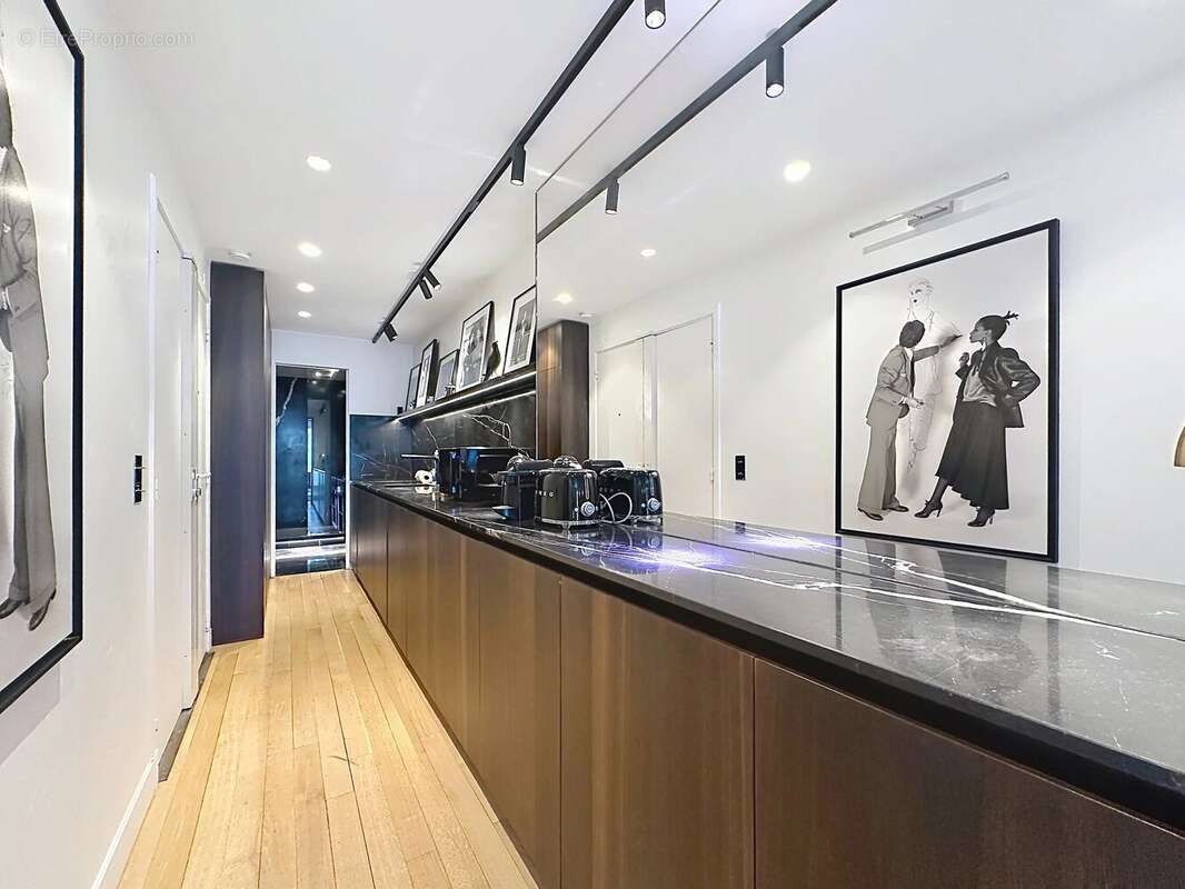 Appartement à PARIS-8E