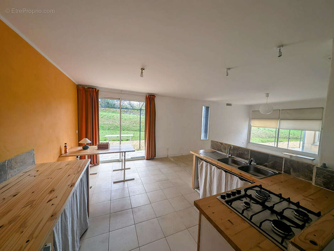 Maison à BOUQUET