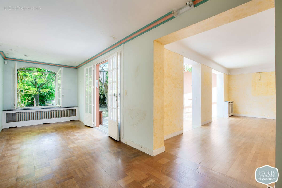 Maison à ISSY-LES-MOULINEAUX