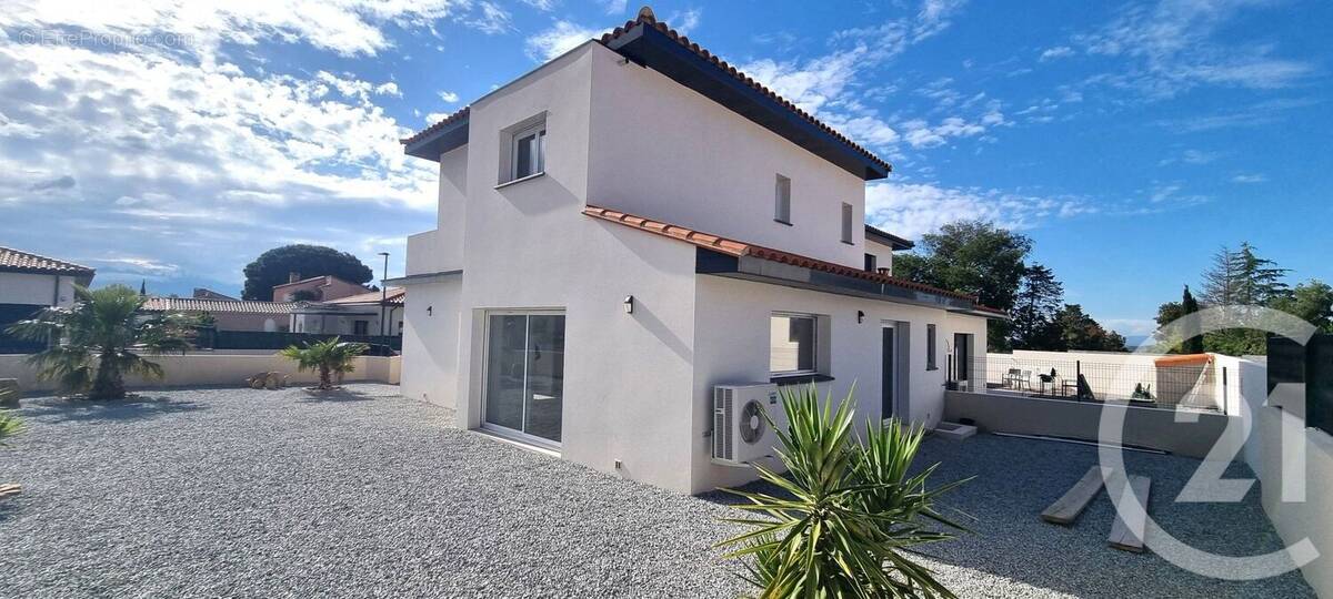 Maison à LAROQUE-DES-ALBERES