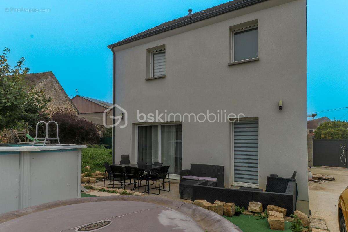 Maison à MORIGNY-CHAMPIGNY