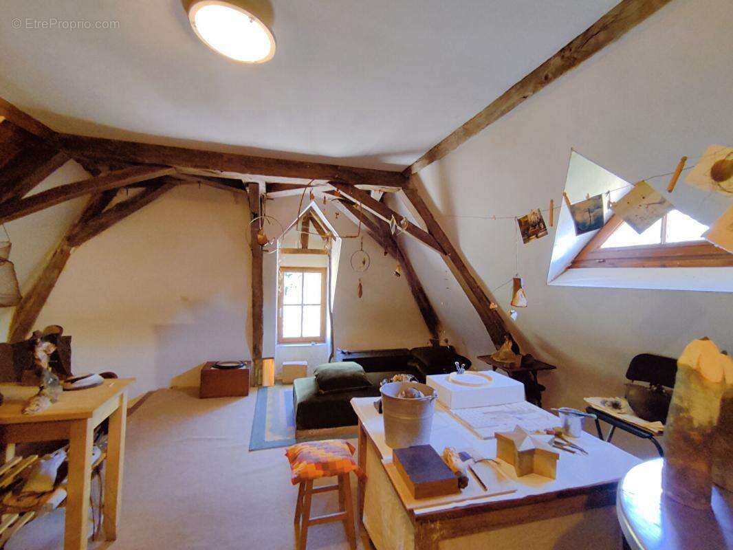 Maison à TOURNON-SAINT-PIERRE