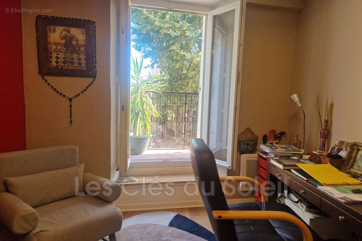 Appartement à SOLLIES-PONT