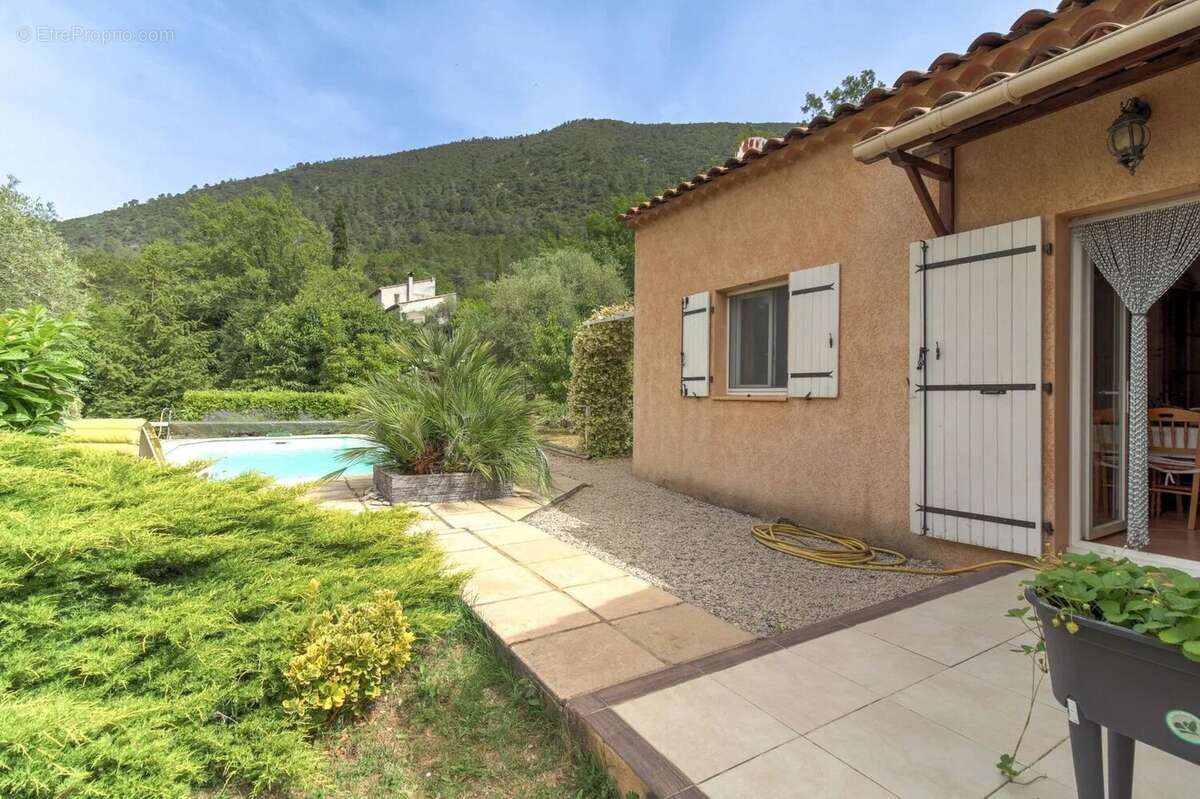 Maison à ROQUESTERON
