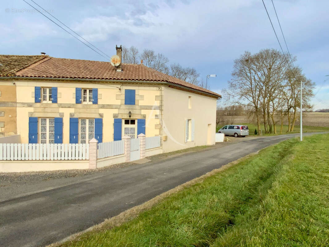 Maison à MIRAMBEAU