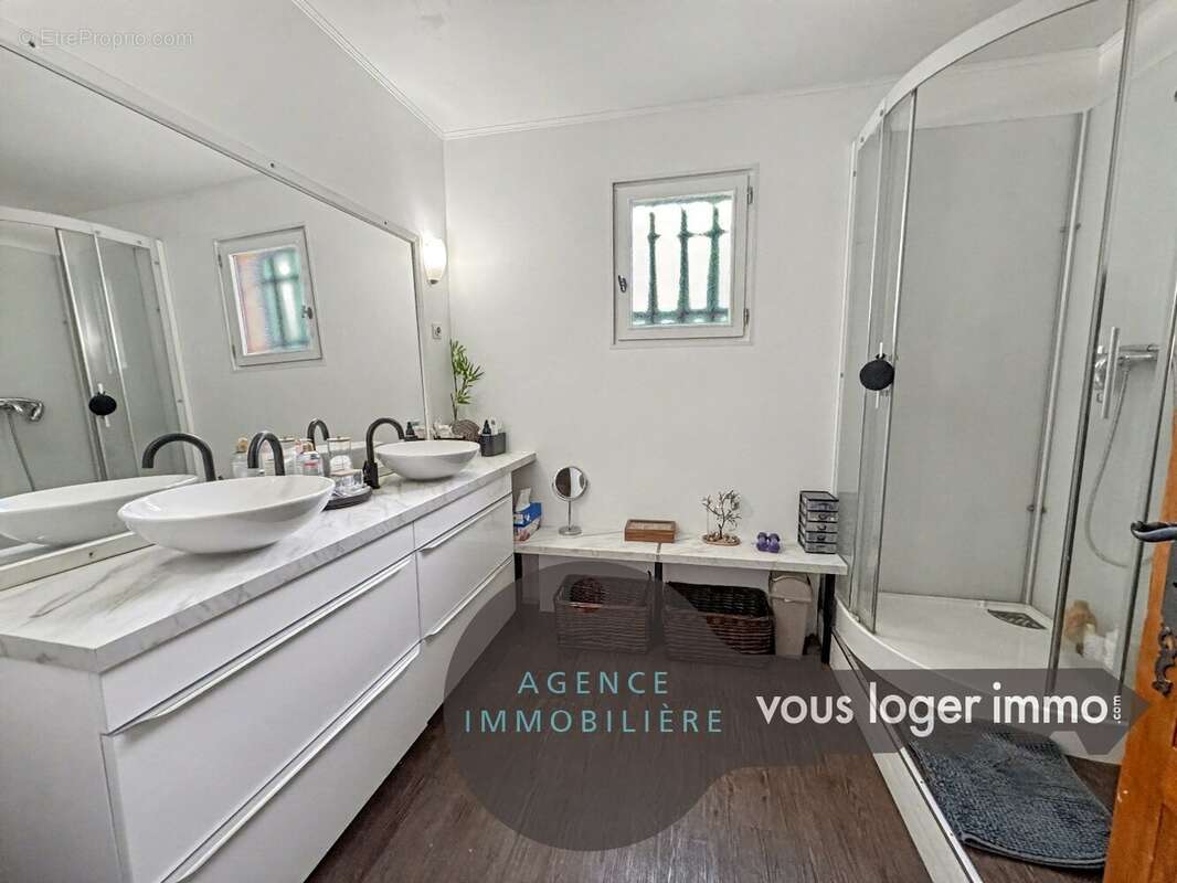 Maison à SAINT-CLAR-DE-RIVIERE