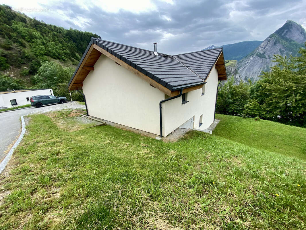 Maison à SAINT-MARTIN-DE-LA-PORTE