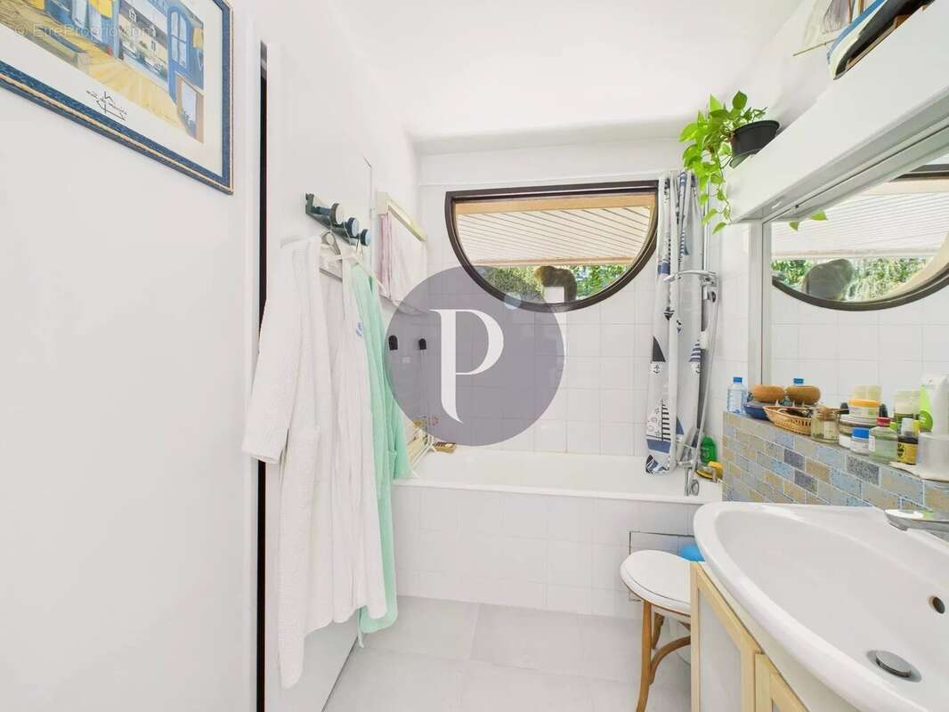 Appartement à VERRIERES-LE-BUISSON