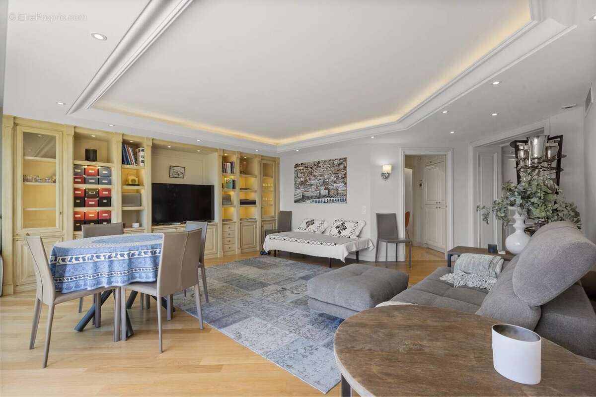 Appartement à LE CANNET