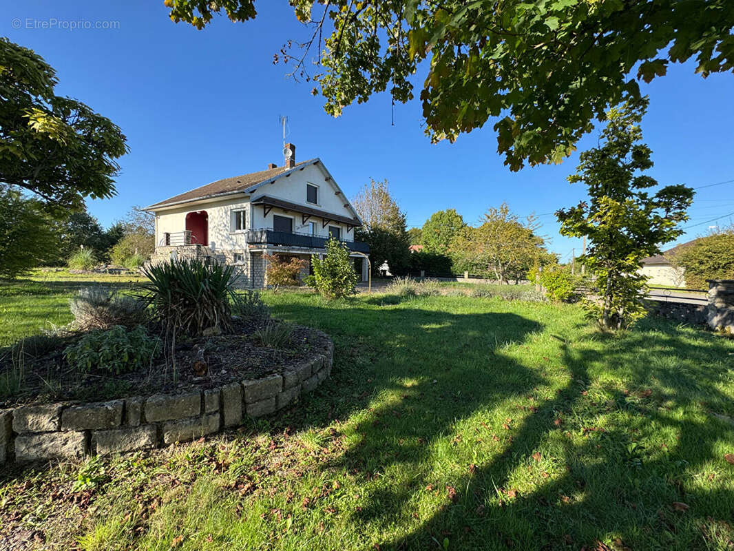 Maison à LONS-LE-SAUNIER