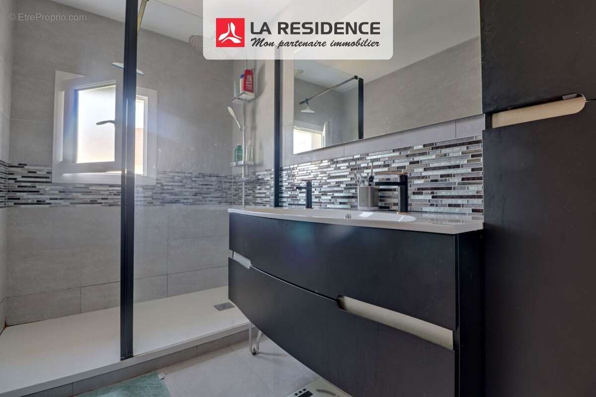 Maison à JOUY-LE-MOUTIER