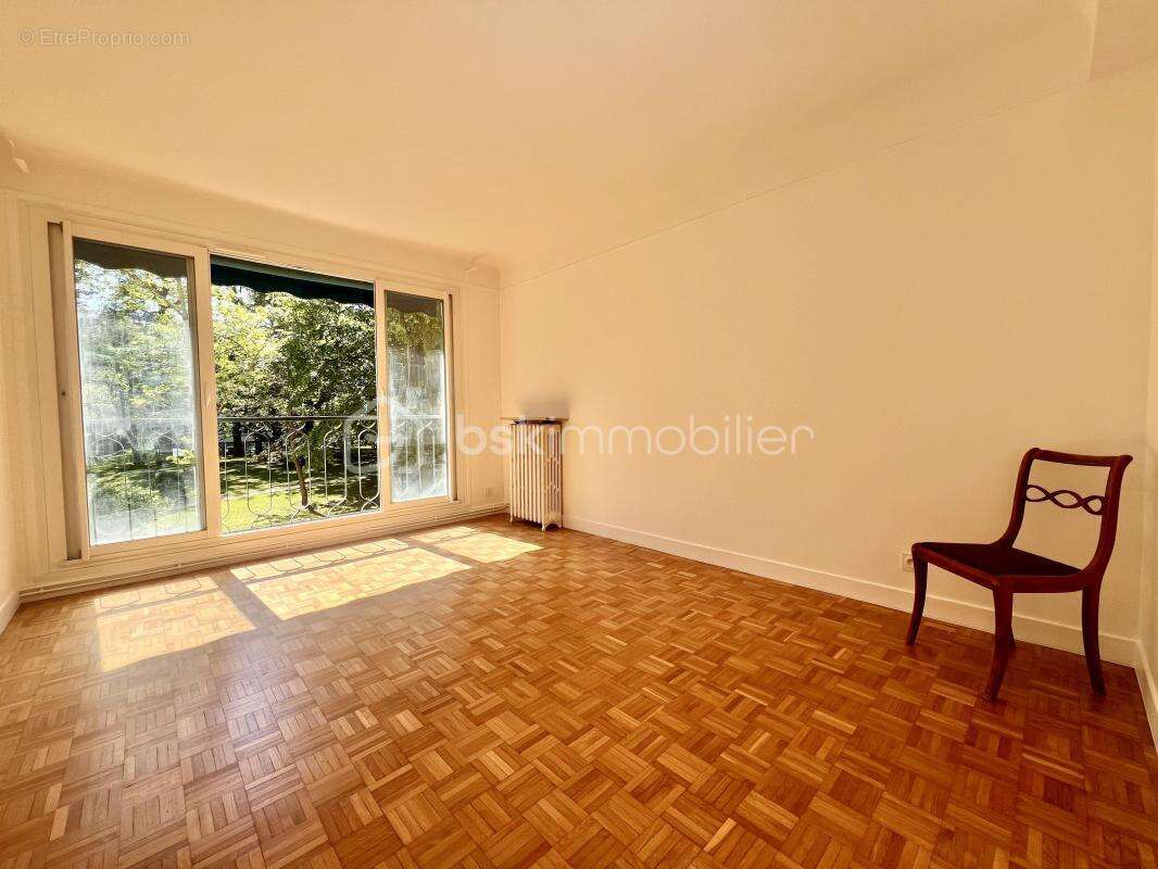 Appartement à VILLE-D'AVRAY