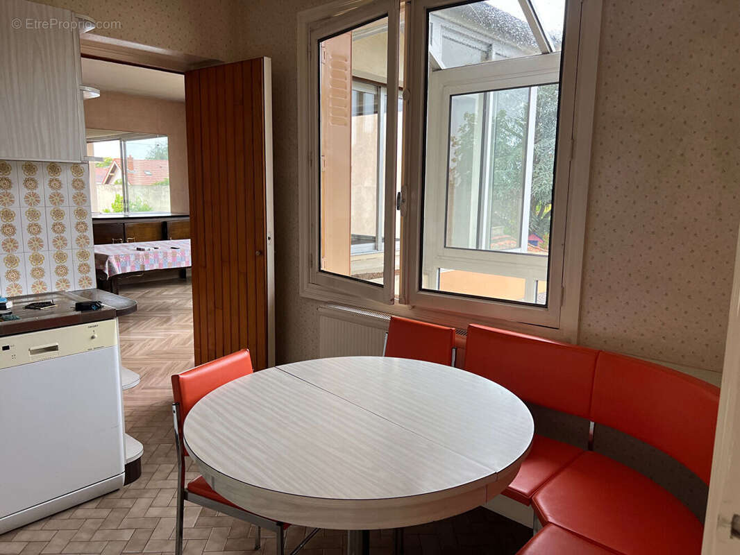 A VENDRE Maison  7 pièce(s) 155.17 m2  ROANNE CENTRE - photo 13