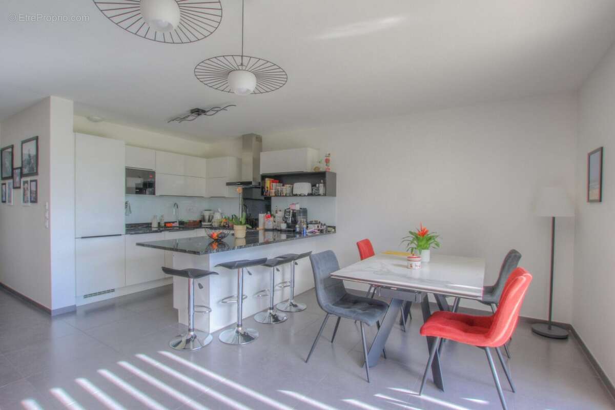 Maison à PREVESSIN-MOENS