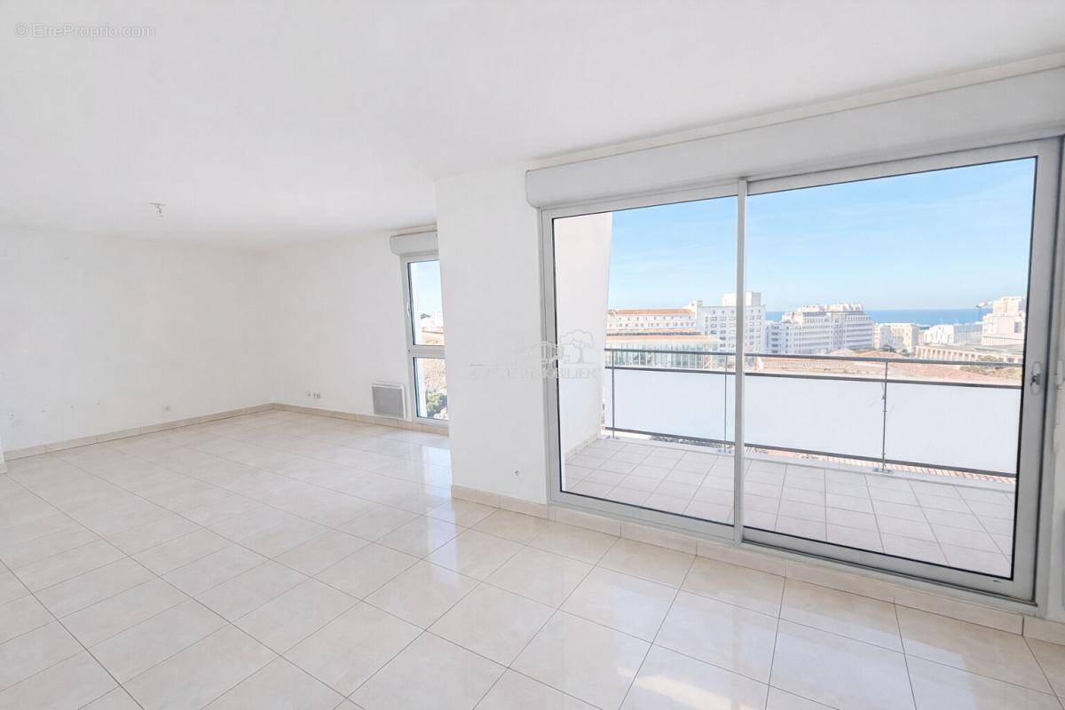 Appartement à MARSEILLE-3E