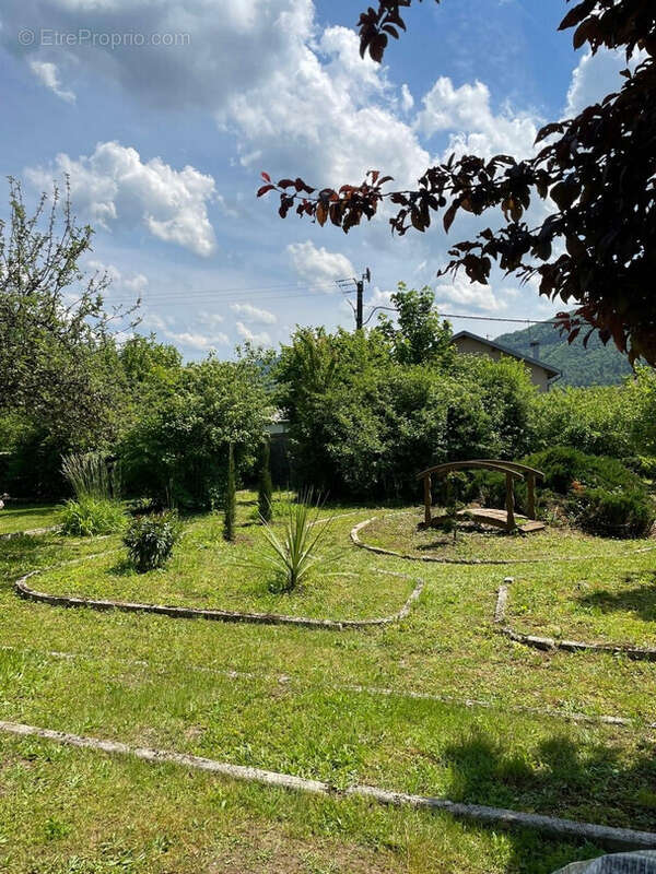 Maison à VAUX-LES-SAINT-CLAUDE