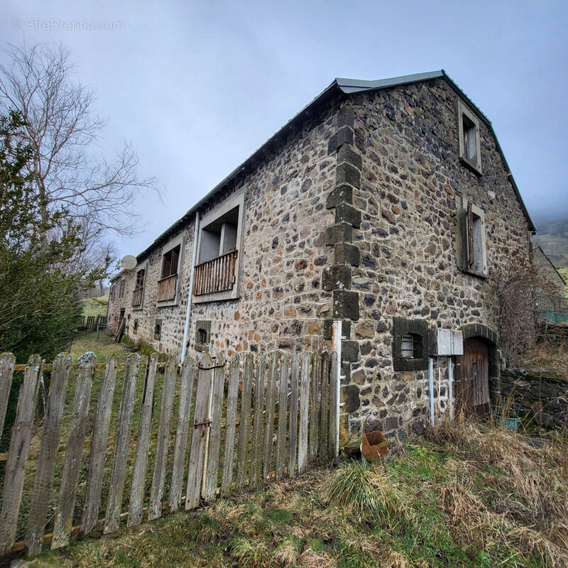 Maison à CHEYLADE