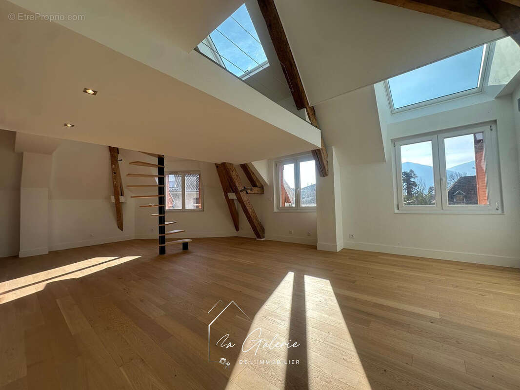 Appartement à SAINT-EGREVE