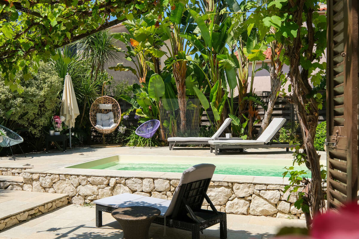 CHARME et CALME ABSOLU - MAISON 156m2 - Saint-Laurent-du-Var - photo 9