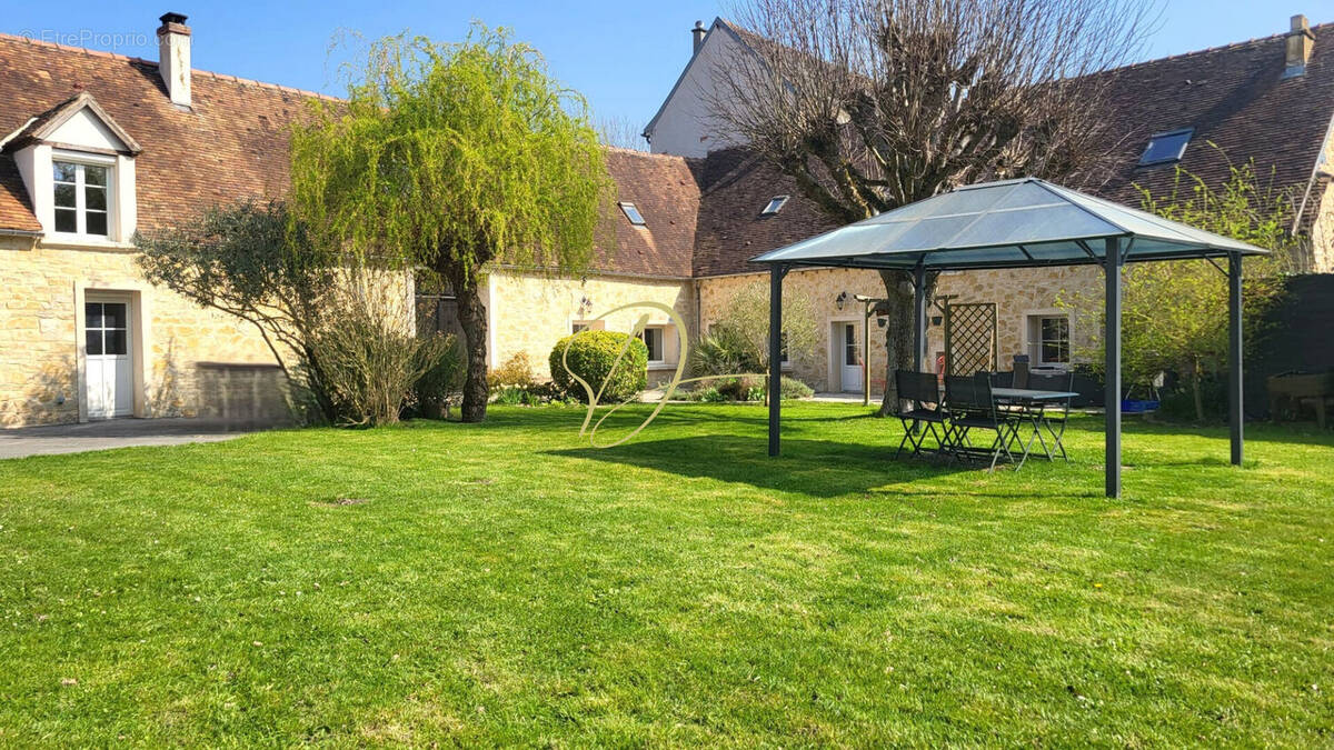 Maison à EPERNON