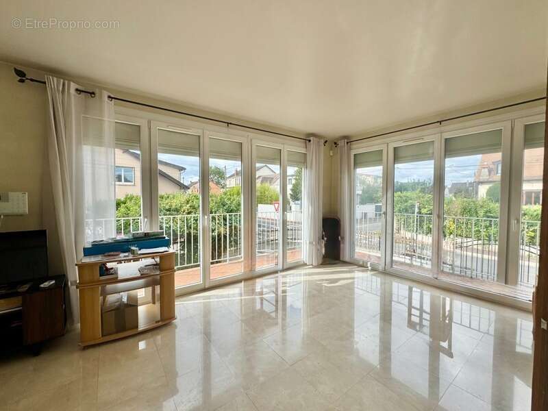 Maison à TREMBLAY-EN-FRANCE