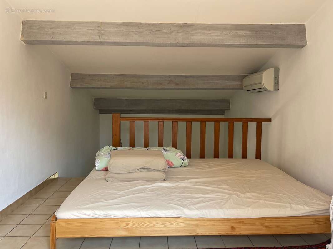 À vendre – Maison avec piscine et grand terrain arboré à Saignon (84400) - photo 18