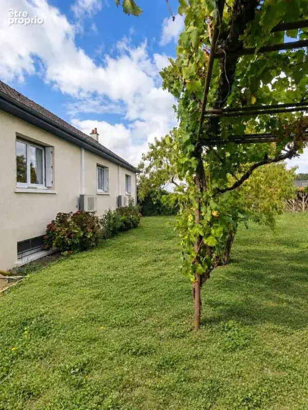 Maison familiale à St Antoine du rocher avec sous-sol complet et grand atelier - photo 3