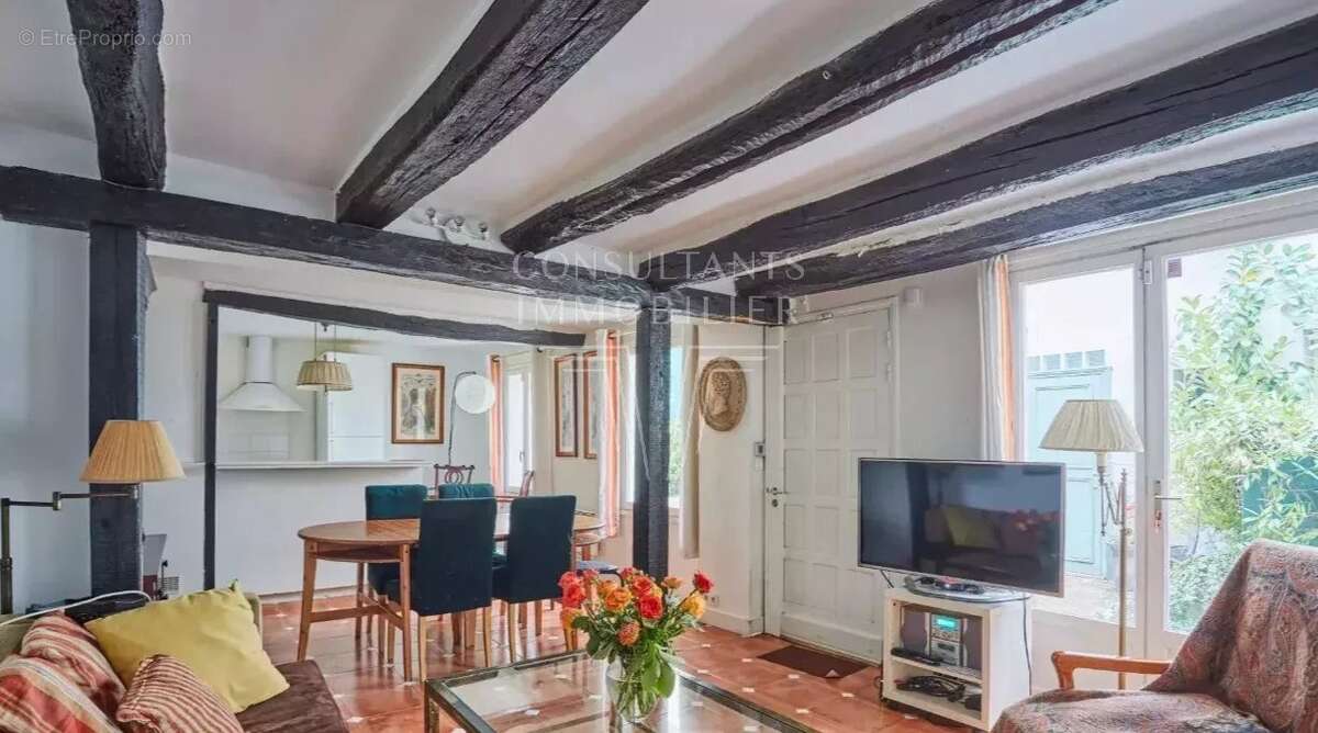 Appartement à PARIS-7E