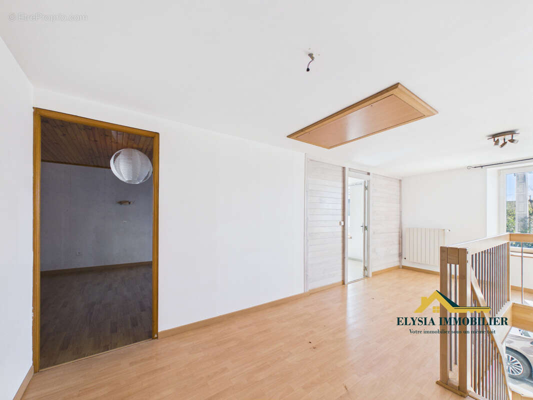 Maison à COLOMBEY-LES-BELLES