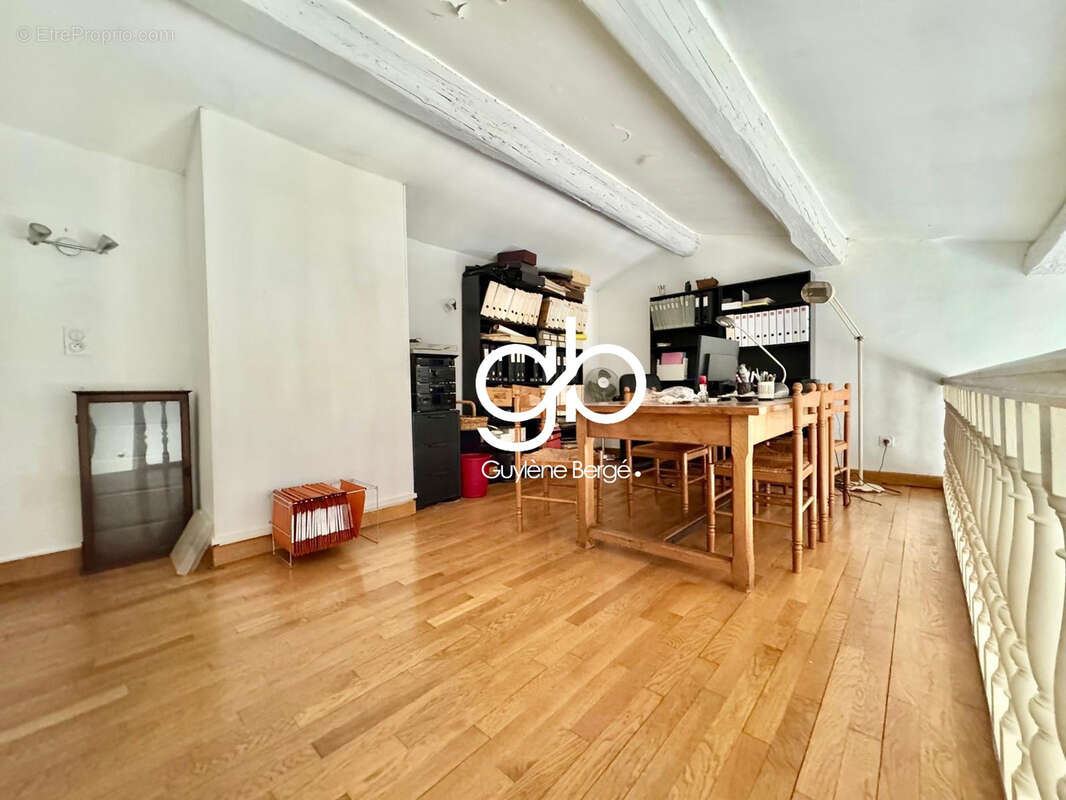 Maison à SAINT-CLEMENT-DE-RIVIERE