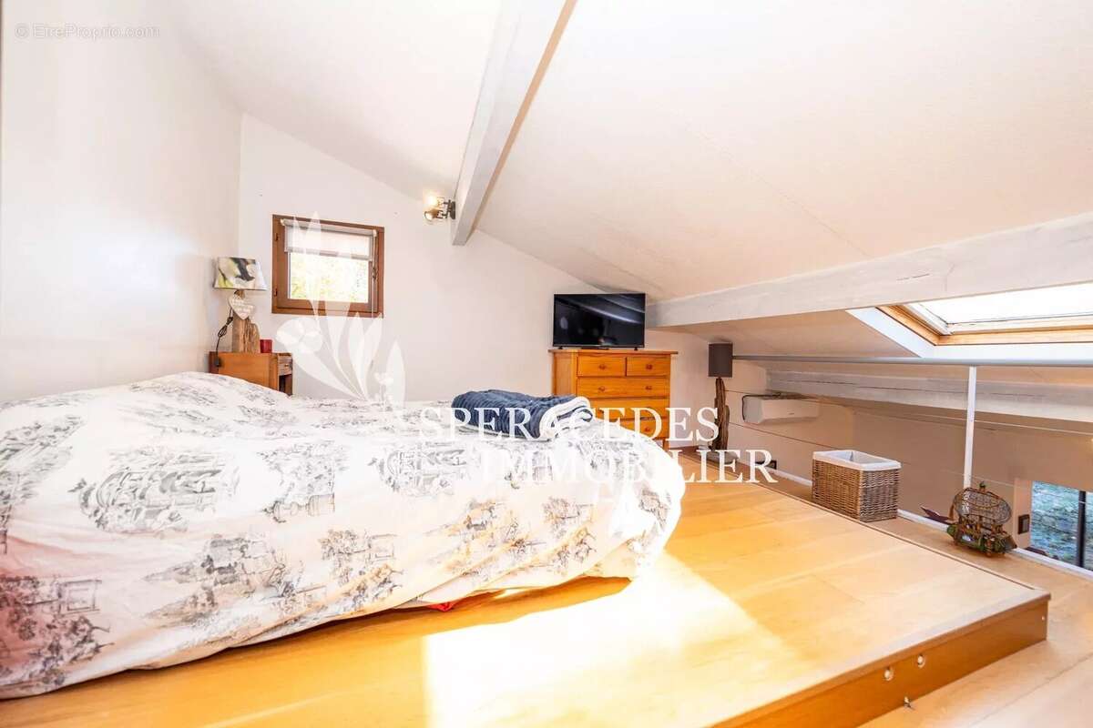 Maison à SAINT-CEZAIRE-SUR-SIAGNE