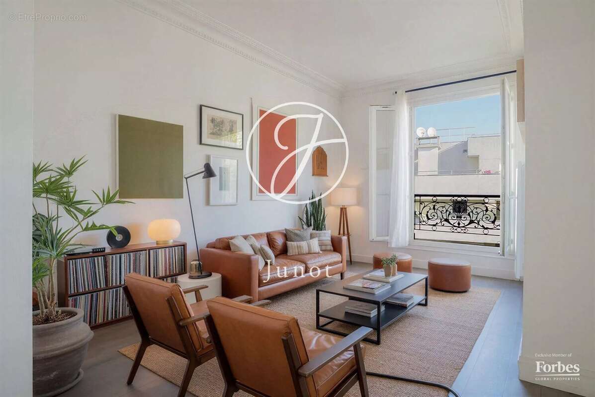 Appartement à PARIS-17E