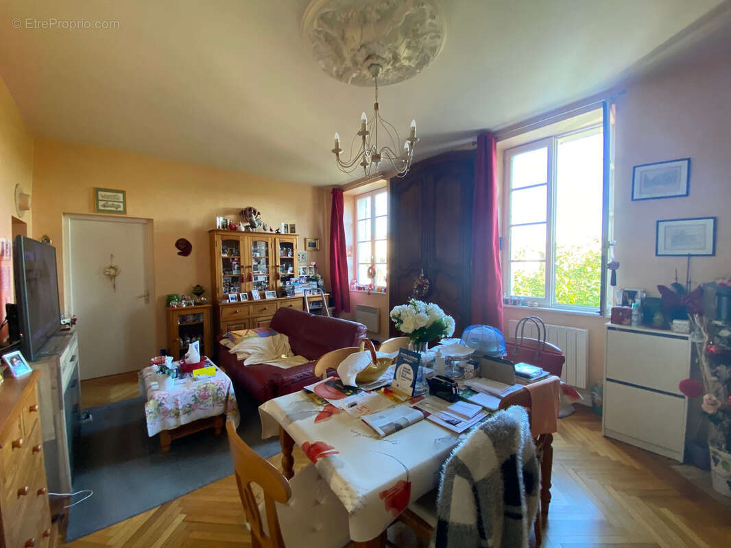 Maison à PUY-L'EVEQUE