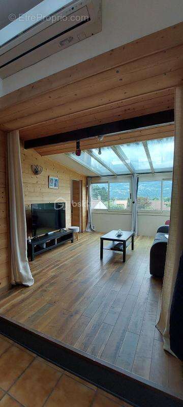 Appartement à CROLLES