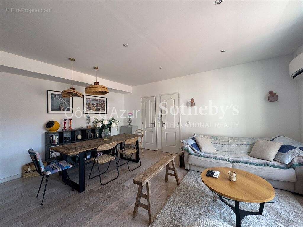 Appartement 3 pièces à vendre à Cannes Banane, terrasse, proximité mer et commerces - photo 2