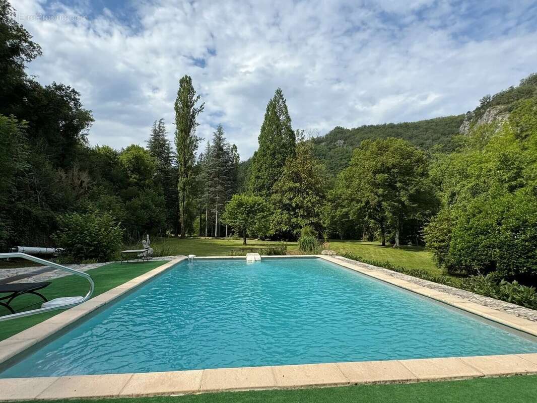 Maison à SAINT-CIRQ-LAPOPIE