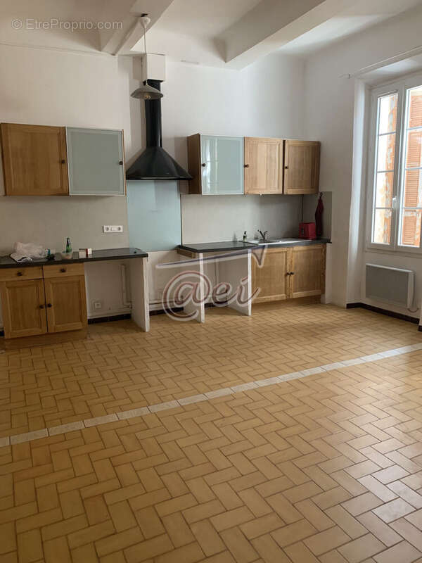 Appartement à SAINT-MAXIMIN-LA-SAINTE-BAUME