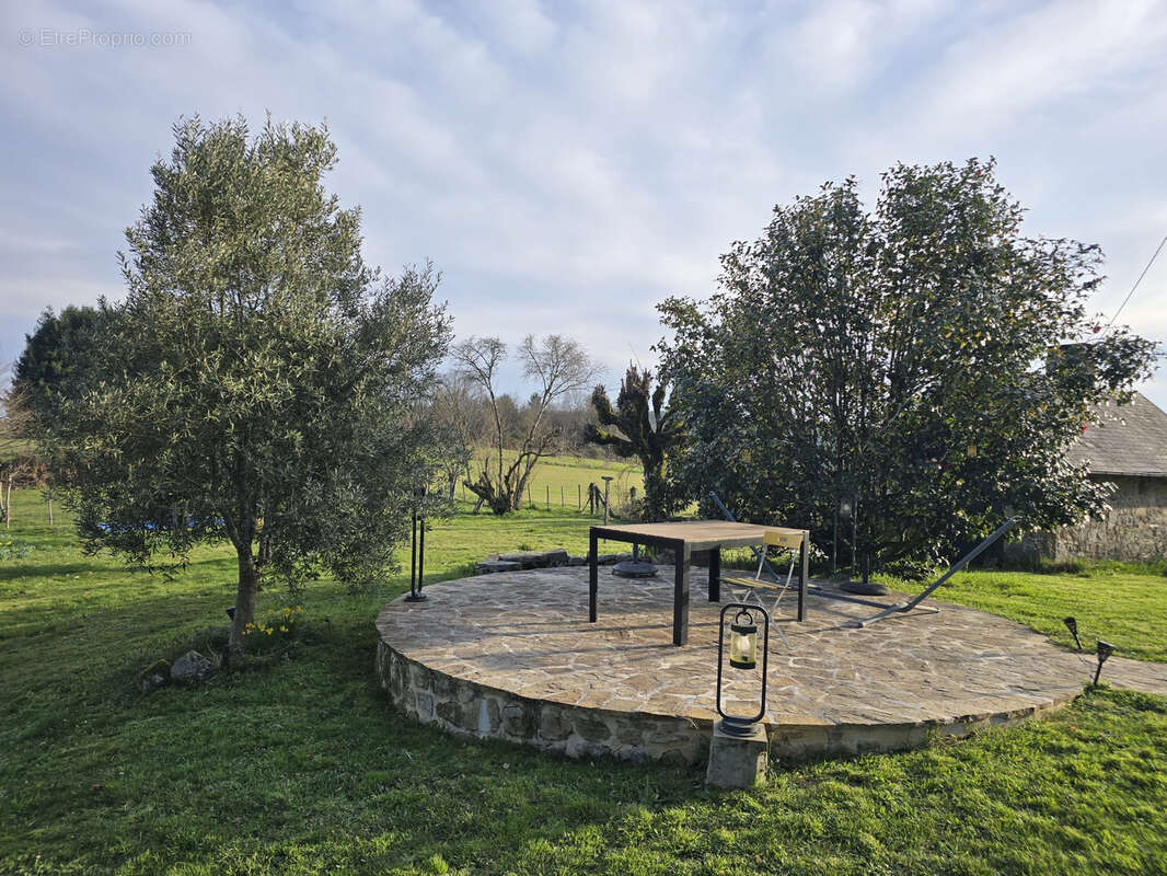 Maison 110 m² à Ladignac-Le-Long  - photo 11
