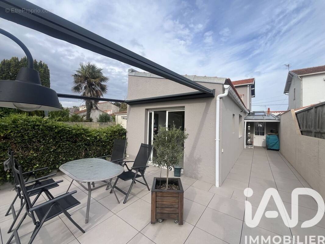 Photo 1 - Maison à LA ROCHELLE