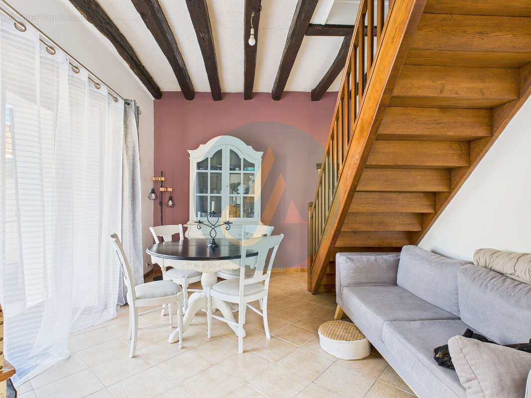 Maison à SAINT-AMAND-EN-PUISAYE