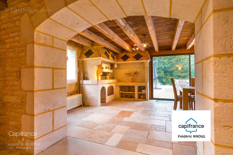 Maison à IS-SUR-TILLE