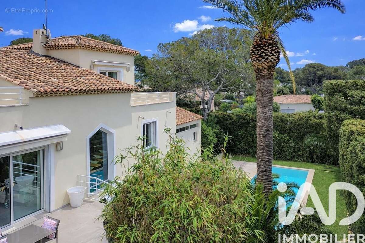 Photo 2 - Maison à SAINT-RAPHAEL